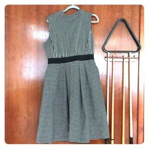 NY&Co knee length dress